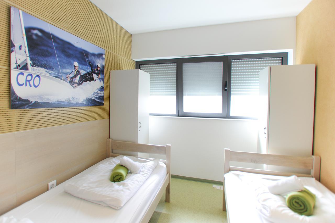 Hostel Windward *